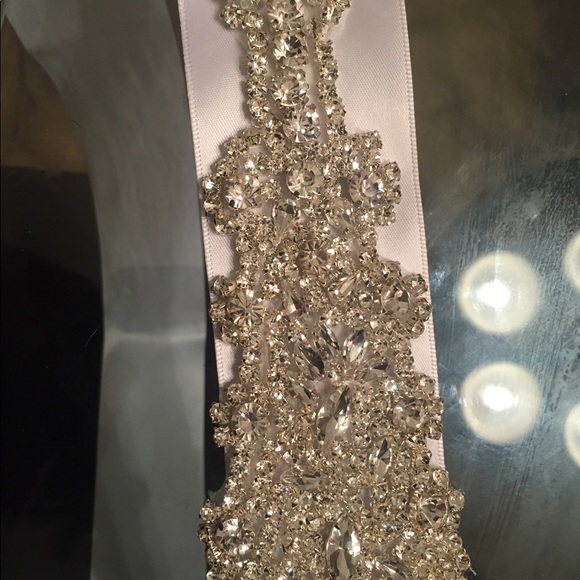 Pure white rhinestone wedding belt sash - Picture 3 of 3