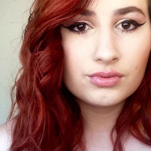 Meet your Posher, Kendra - Picture 1 of 1