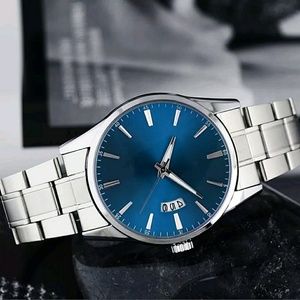 Men watch brand new luxury sport calendar display