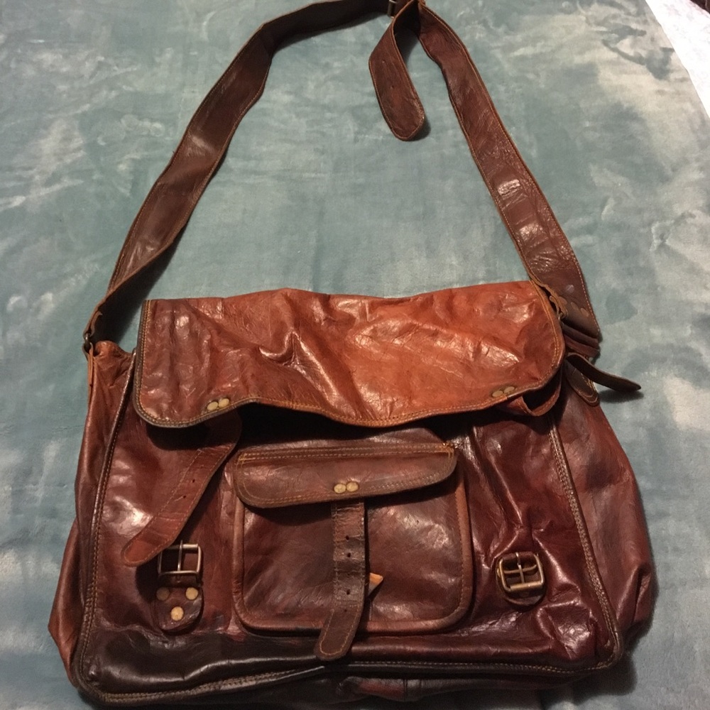 Leather messenger bag