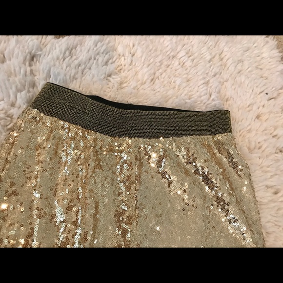 ❌RESTOCKING SOON❌High waisted Gold sequin Leggings - Picture 6 of 7