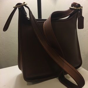 Authentic coach leather cross body 🎉🎊🎀🙏🏽