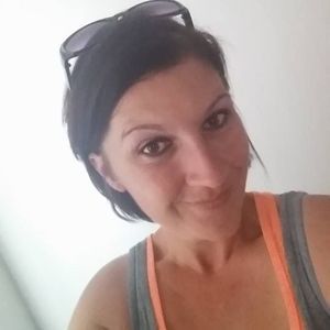 Meet your Posher, Lara