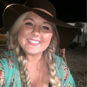 Meet your Posher, Ashley