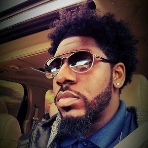 Meet your Posher, Dominique