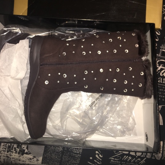 Boots - Picture 2 of 3