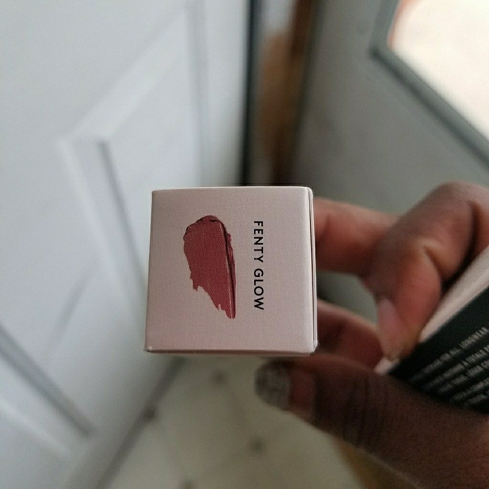 Fenty Glow lip bomb