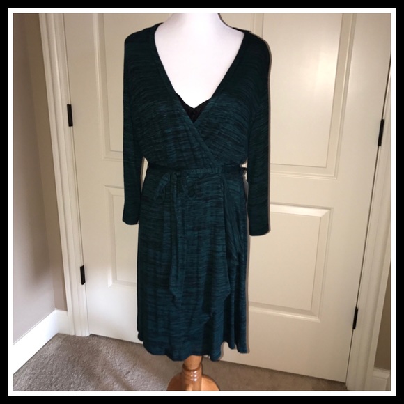 EMMA & MICHELLE EMERALD GRN FAUX WRAP DRESS - NWT - Picture 2 of 7