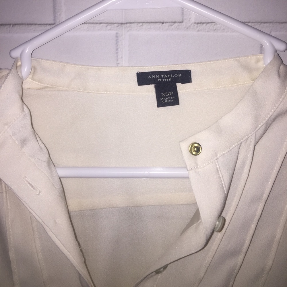 Ann Taylor petite blouse - Picture 2 of 4