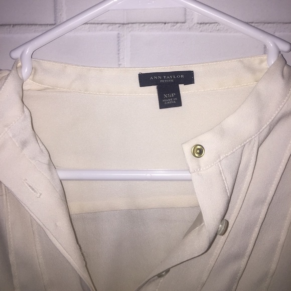 Ann Taylor petite blouse - Picture 2 of 4