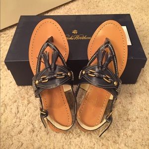 Brand new Brooks Brothers sandals l(navy US6.5)