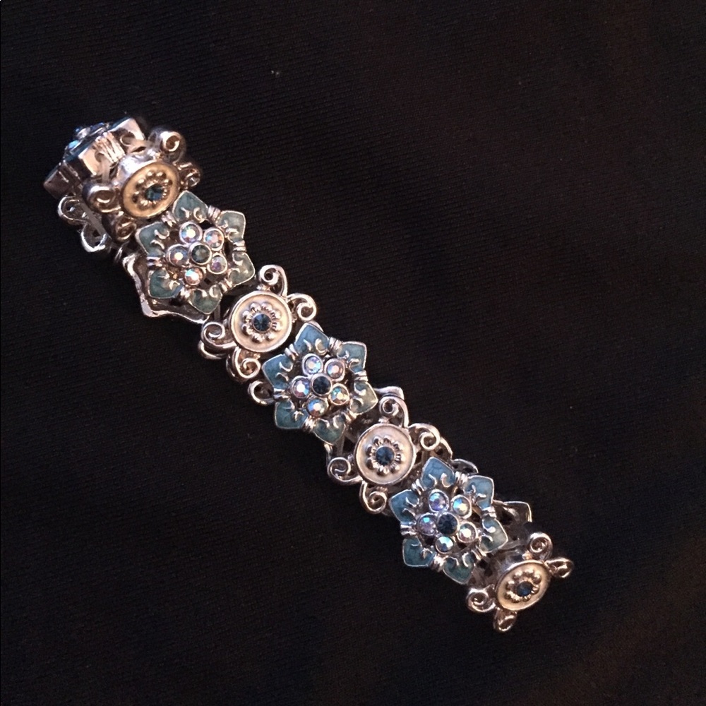 Cute bracelet. Aqua blue and silver