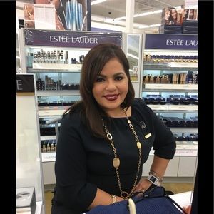 Meet your Posher, Dalia