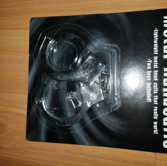 Sexy cop costume - Picture 3 of 3