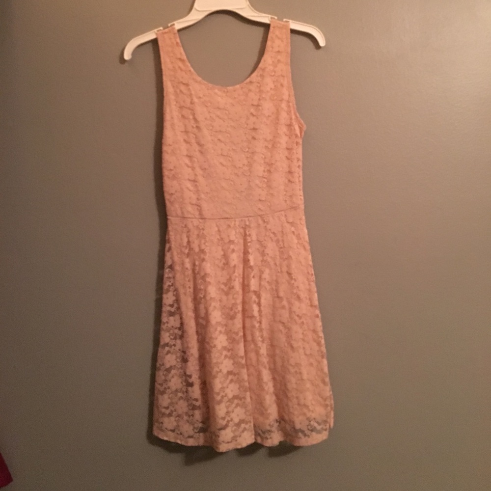 Lace dress with cutout back