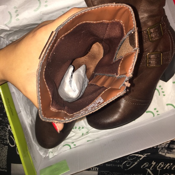 Boots - Picture 2 of 4