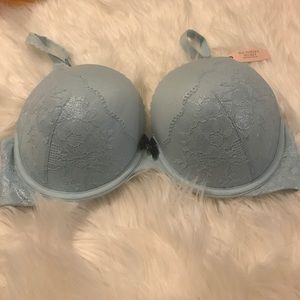 Brand New Victoria Secret Bra 34 DD