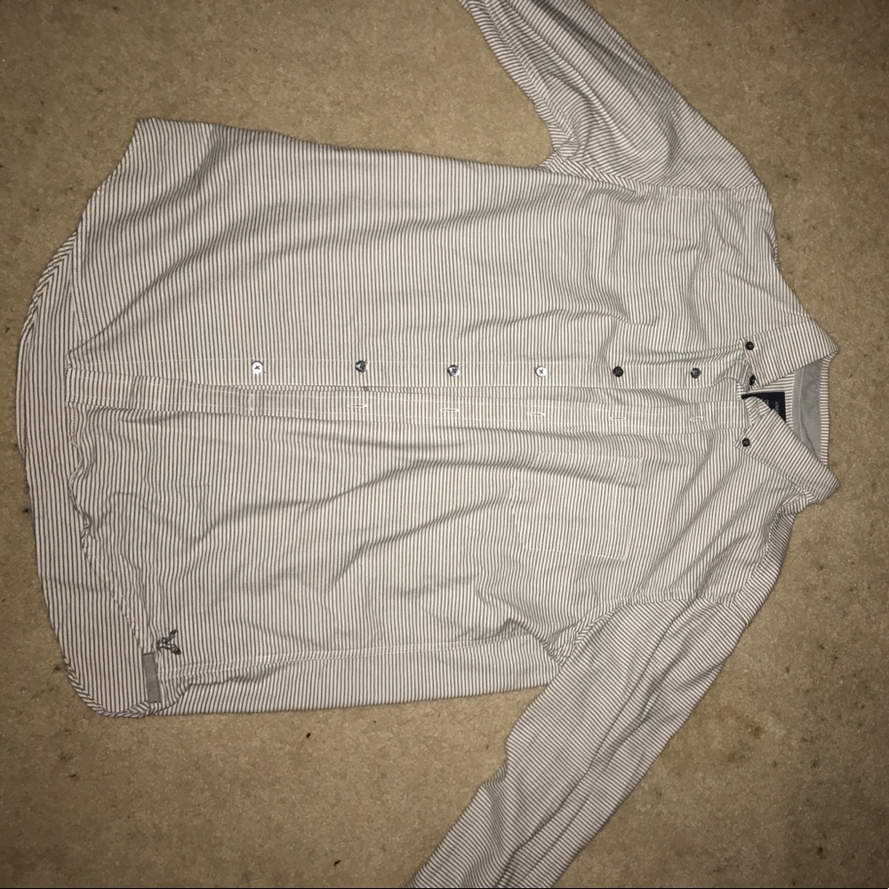 American eagle button up