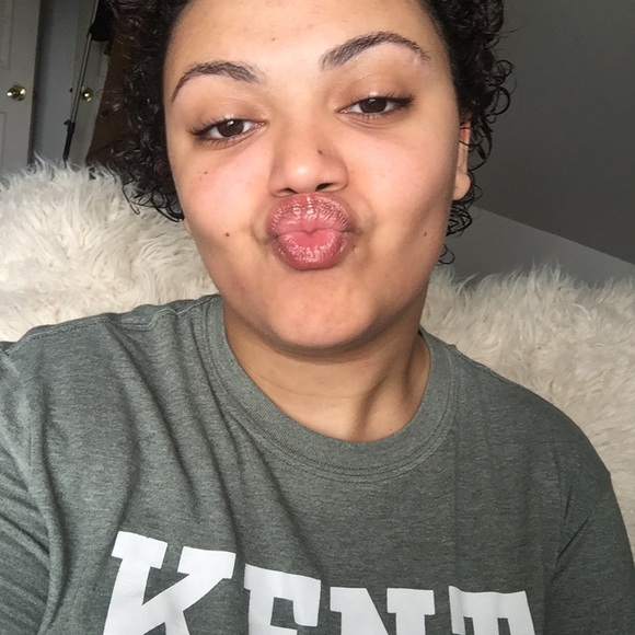 💕 MEET YOUR POSHER 💕 - Picture 3 of 6