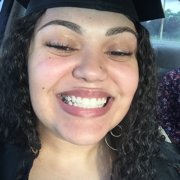 💕 MEET YOUR POSHER 💕 - Picture 4 of 6