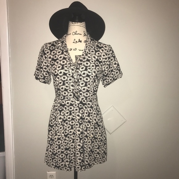 Daisy Dress - Picture 1 of 3