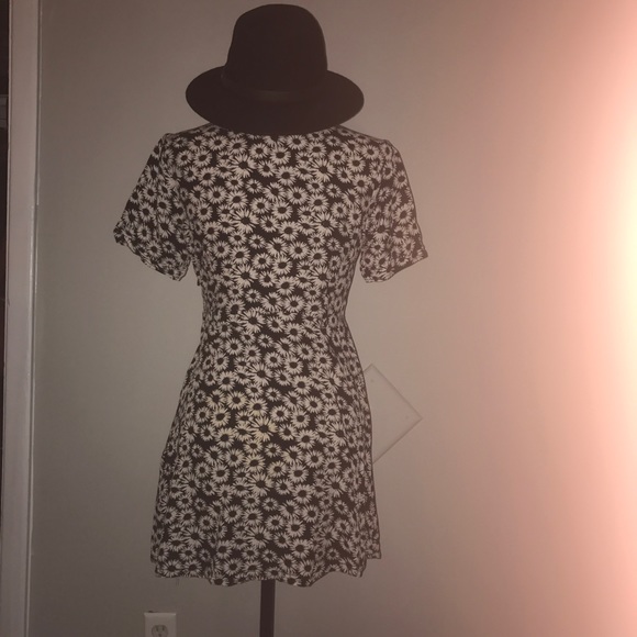 Daisy Dress - Picture 3 of 3