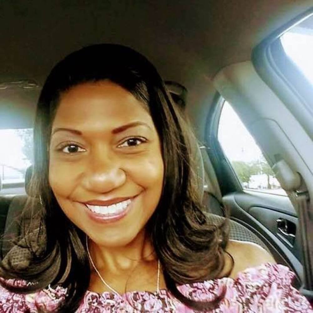 Meet your Posher, Dina