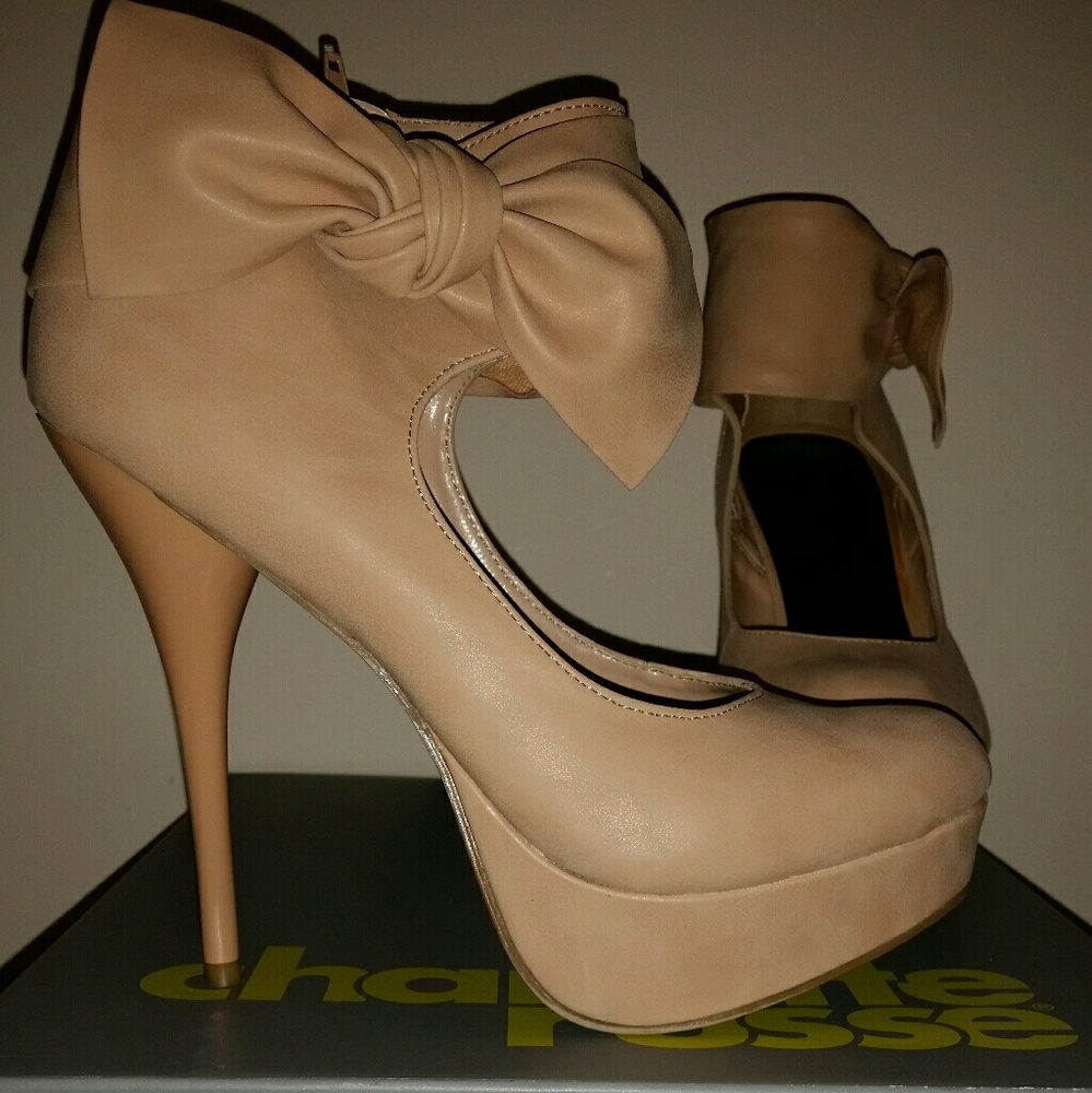 Beige Bow Booties