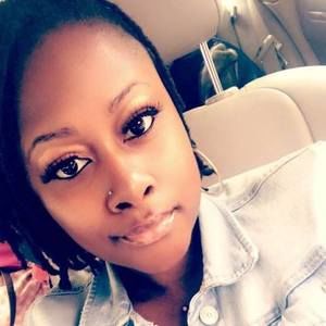 Meet your Posher, Lola