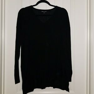 Cable & Gauge lightweight v-neck sweater