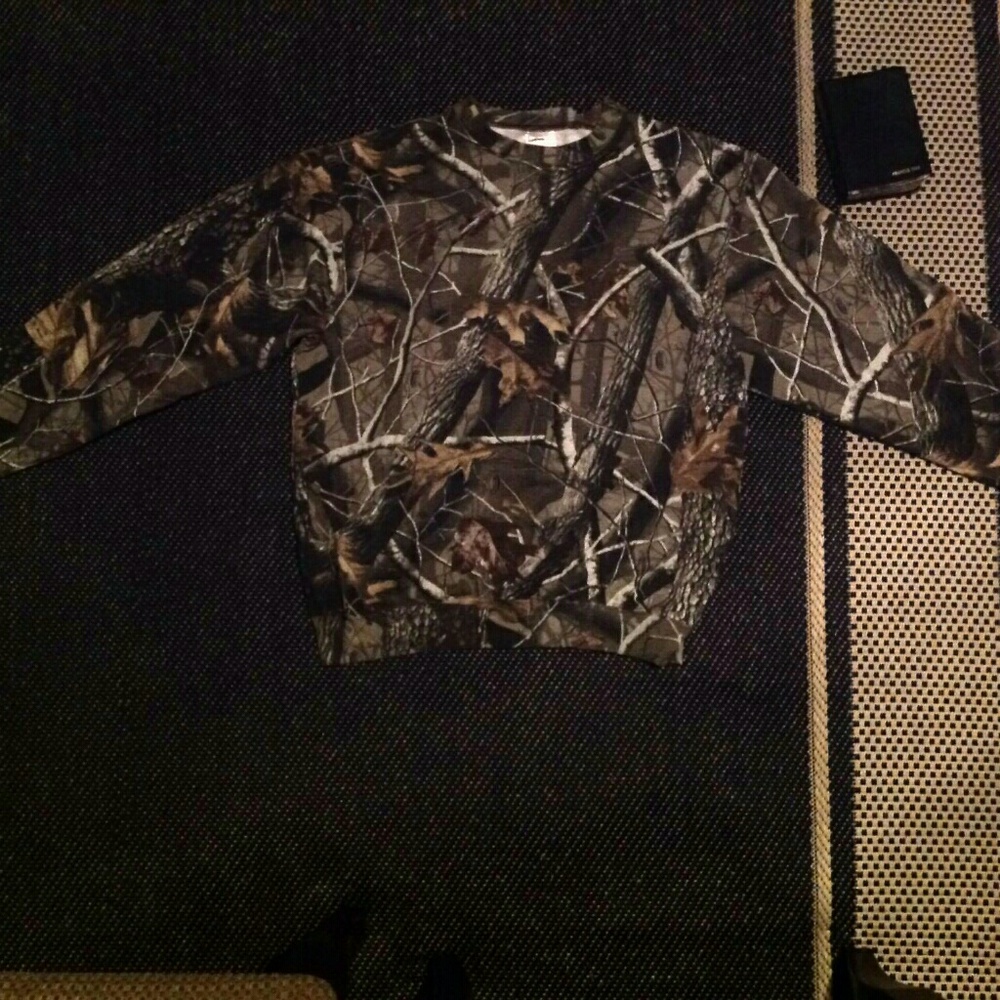 TRAP HUNTER CREWNECK GREAT 4 GAINING CLOUT