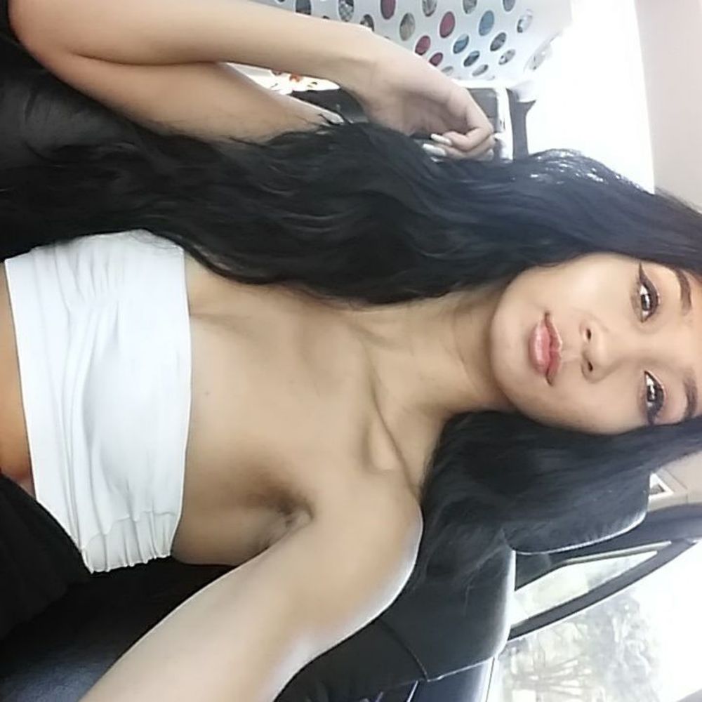 Meet your Posher, Yasmine