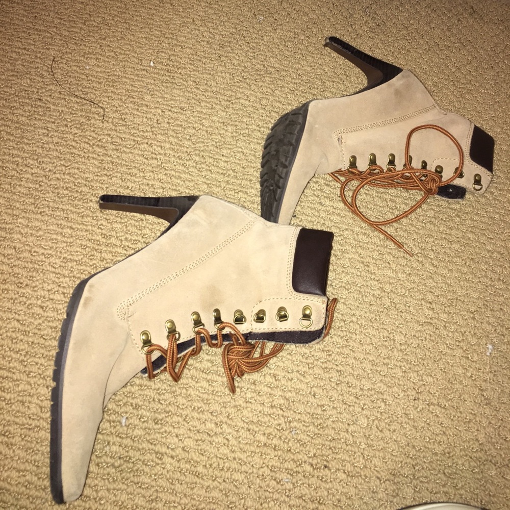 Heel boots