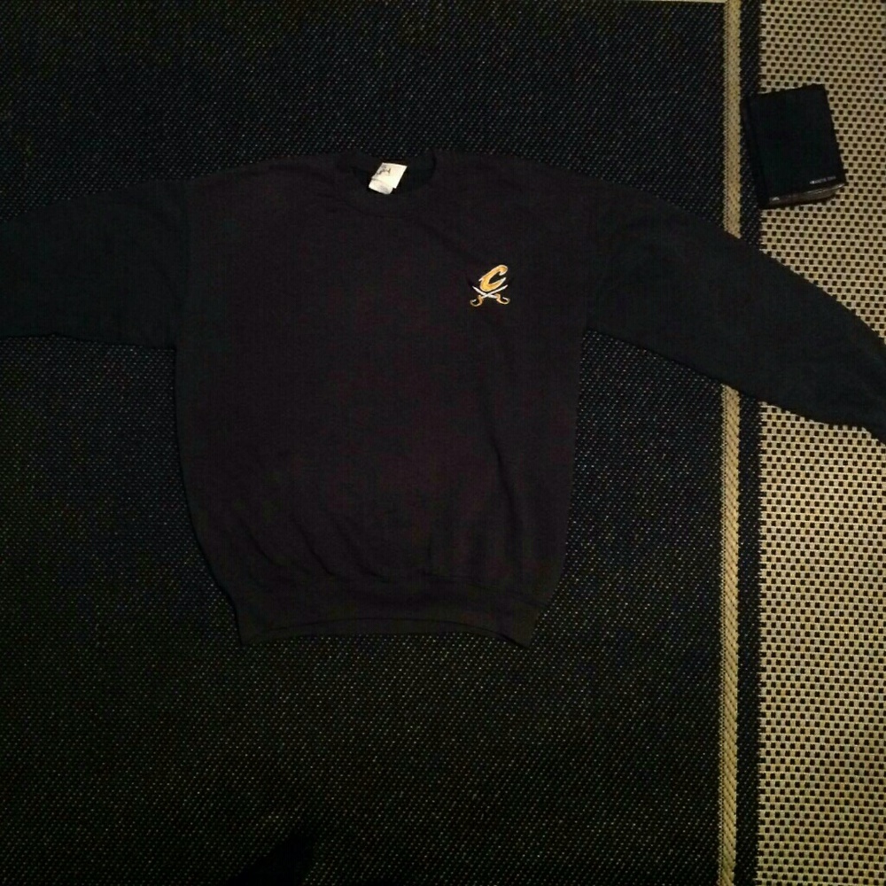 RARE VINTAGE CAVS CREWNECK MONEY GREEN SWAG