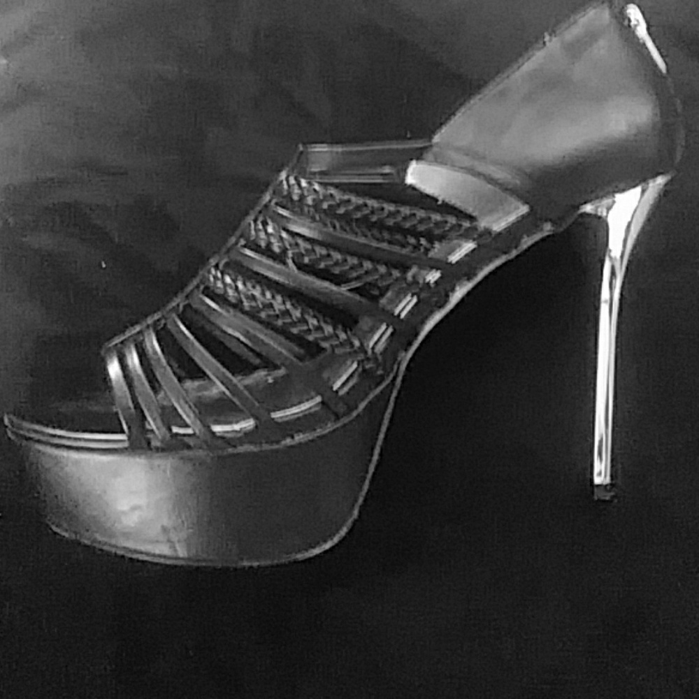 🌟SALE🌟JUST FABULOUS🌟  HEELS SIZE 11