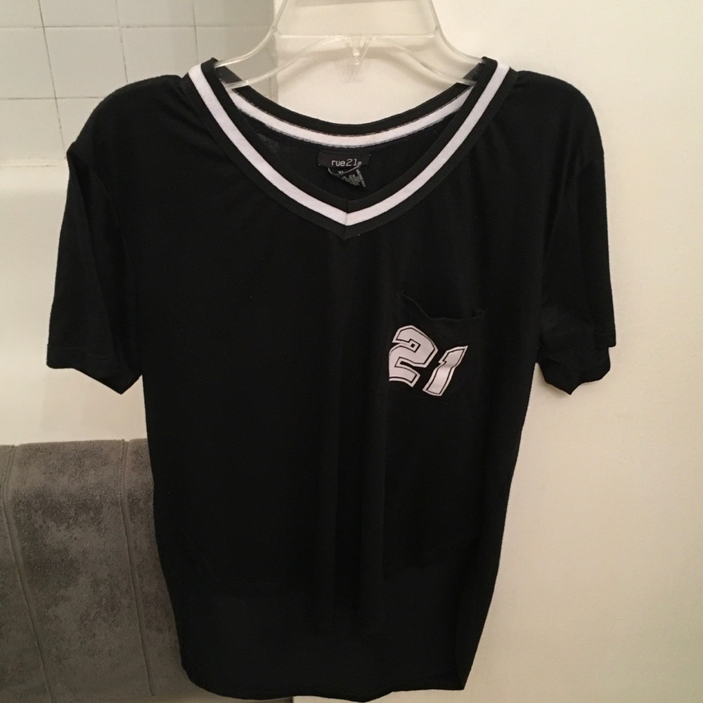 Black and white graphic blouse