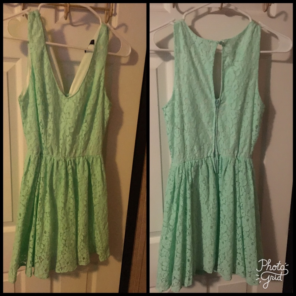 Floral lace mint green dress xx