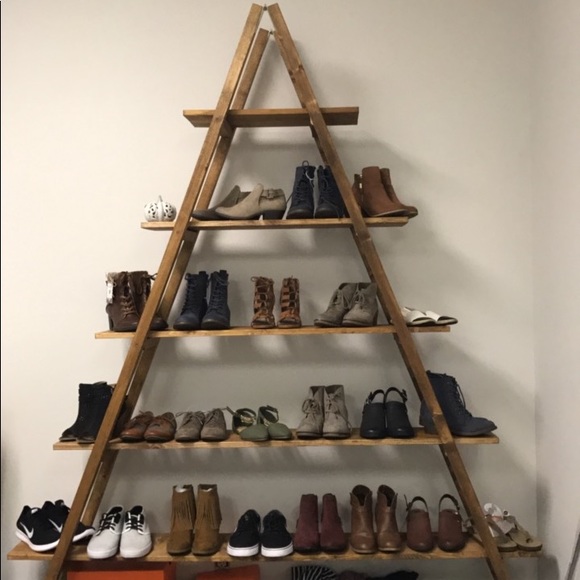 Shoe tower - Picture 2 of 2