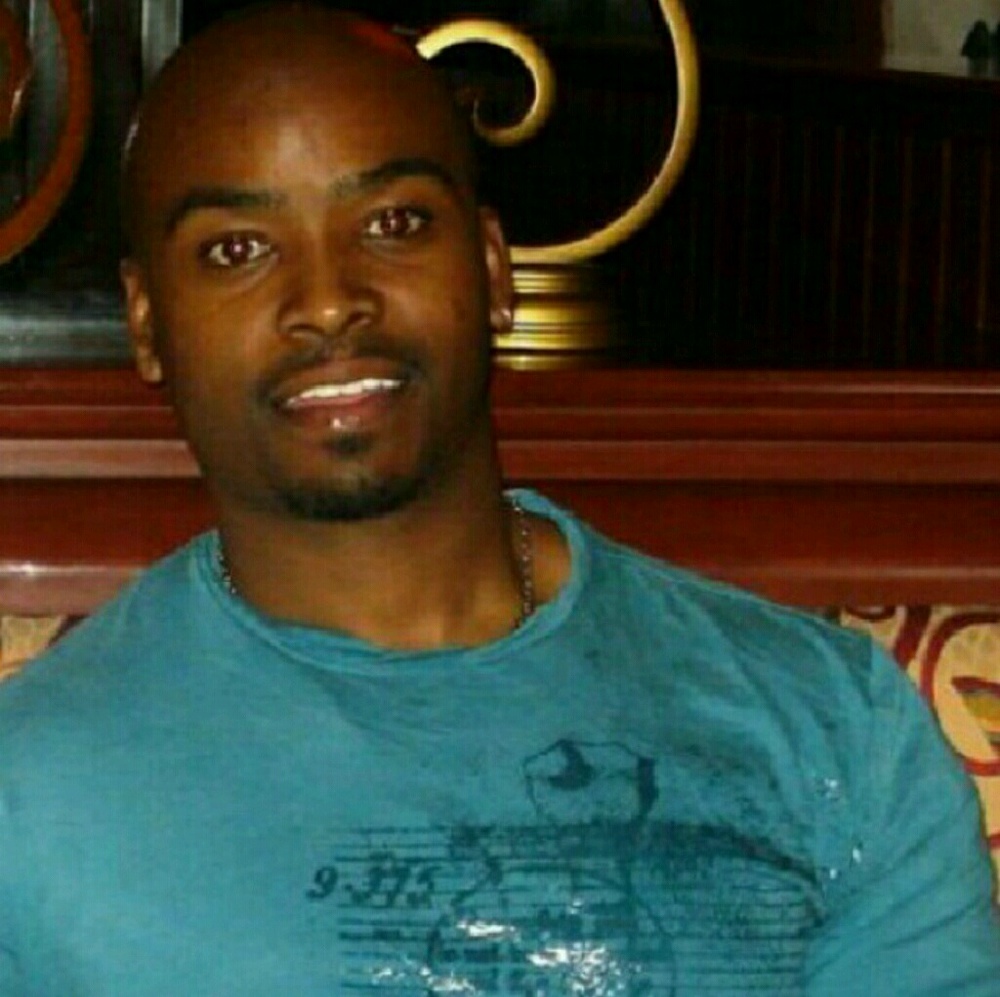 Meet your Posher, Derrick