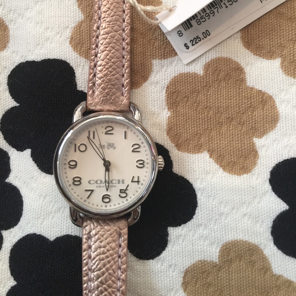COACH WATCH - Picture 1 of 5