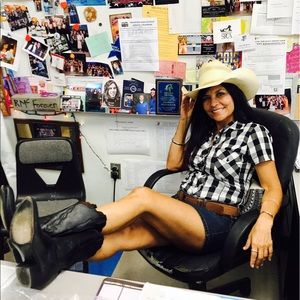 Meet your Posher, Lisa