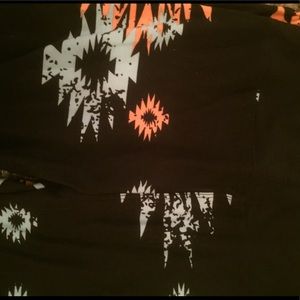 LuLaRoe black with tribal print leggings