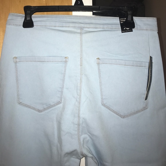NWT light denim high waisted jeans - Picture 5 of 5