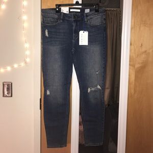 NWT low rise skinny ankle distressed jeans!!