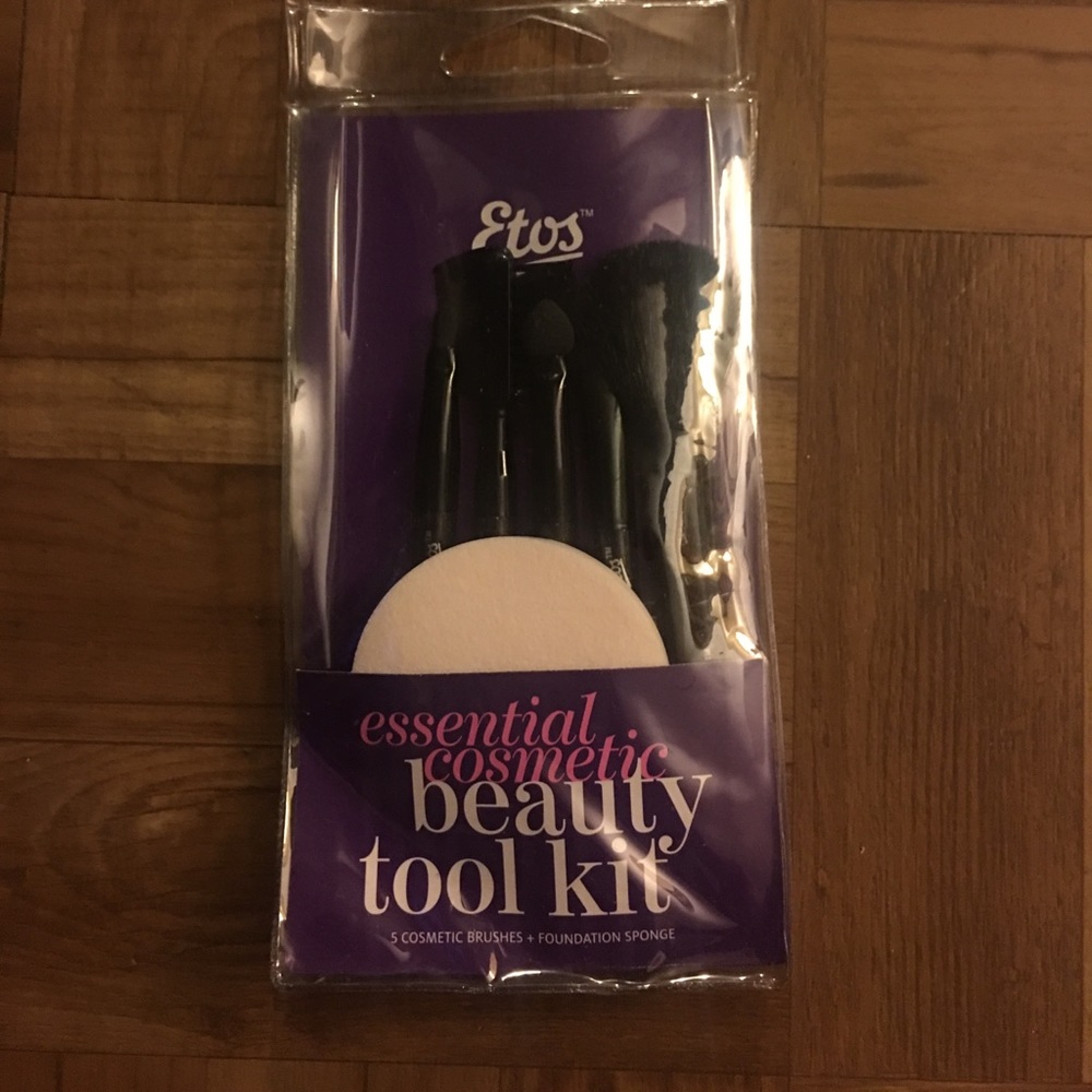 Makeup tools