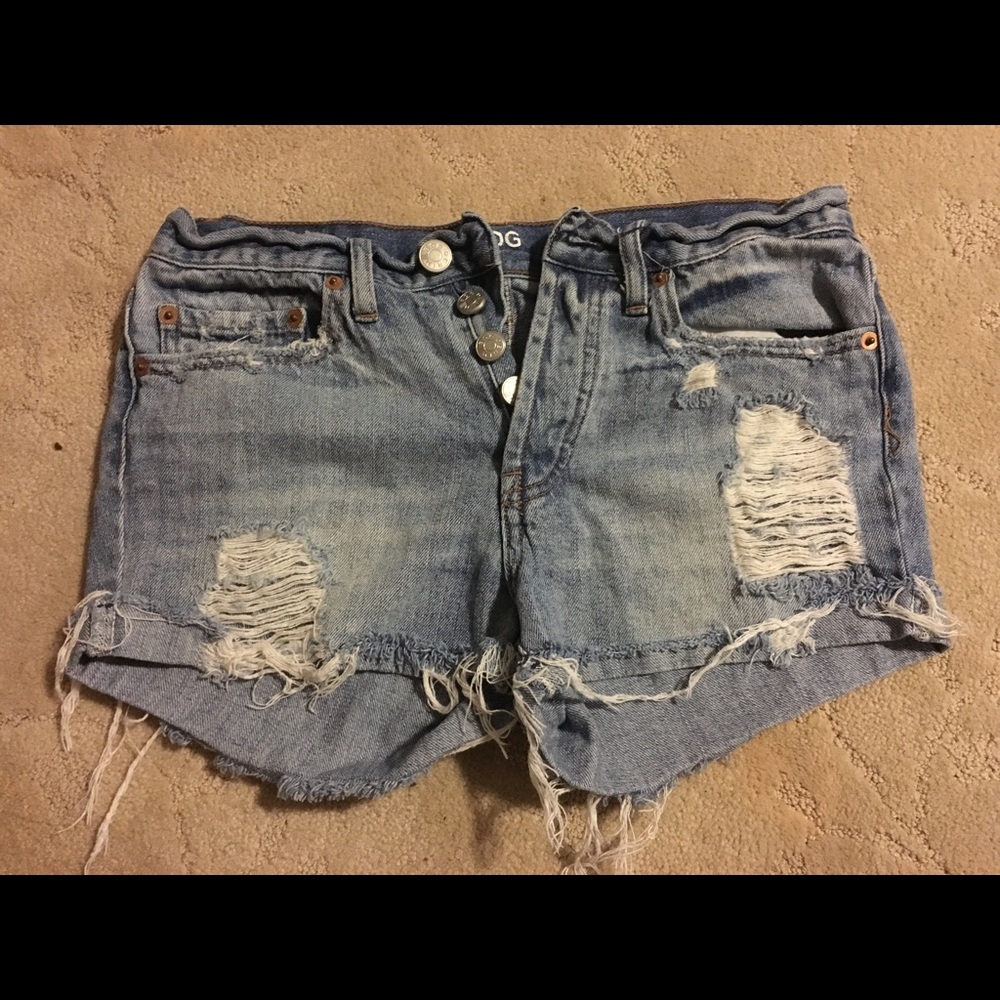 BDG DISTRESSED TOMGIRL DENIM SHORTS
