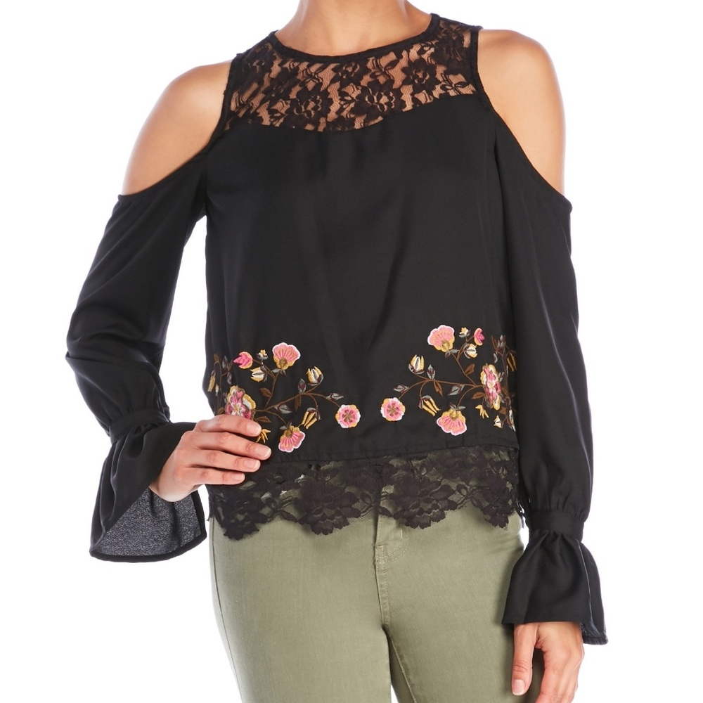 Dara Cold Shoulder Lace Top