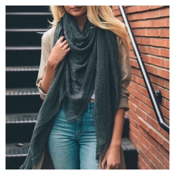 Flash Sale- Shredded Open Weave Blanket Scarf - Picture 5 of 5