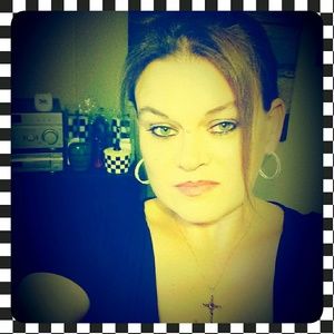 Meet your Posher, Angie