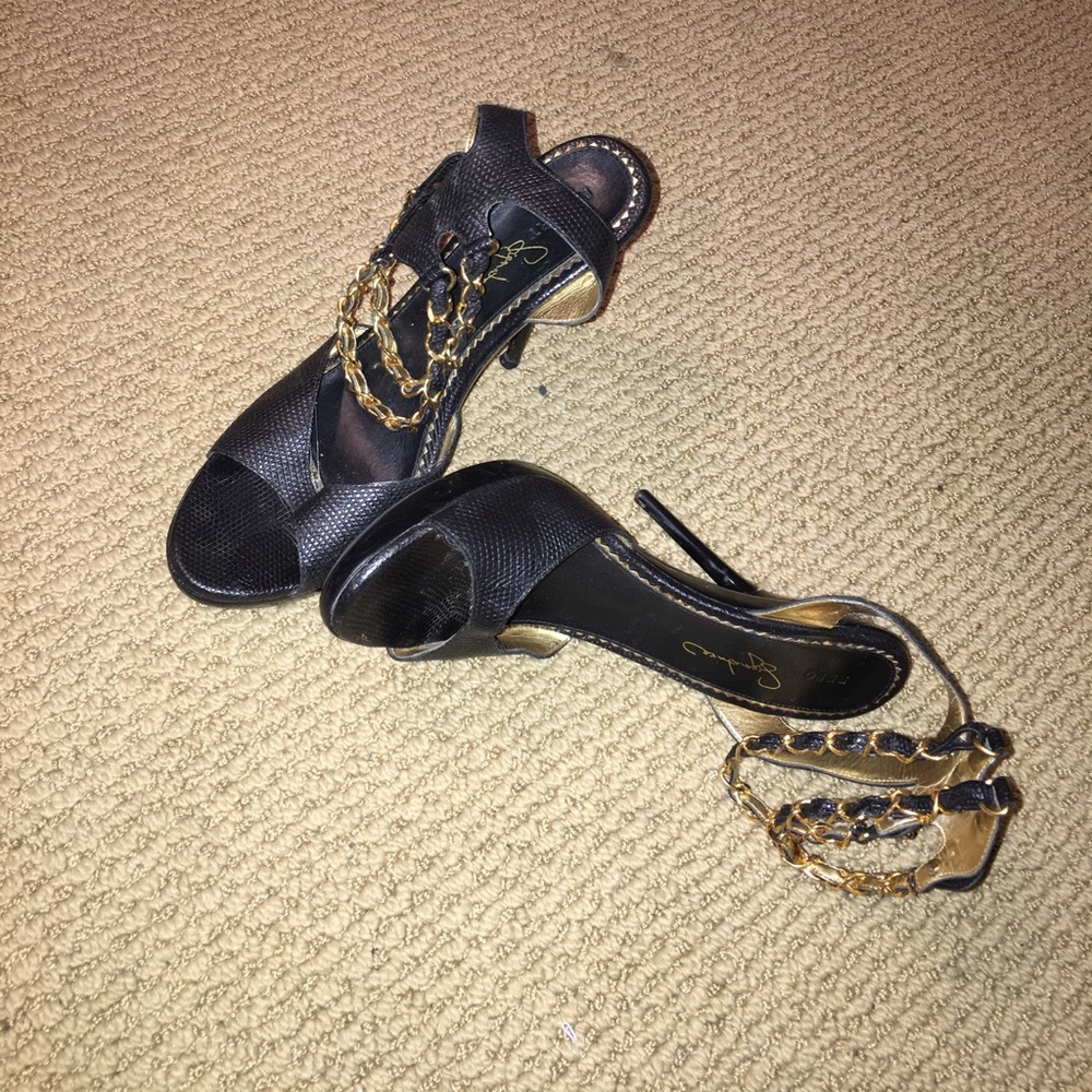 Report signature pumps